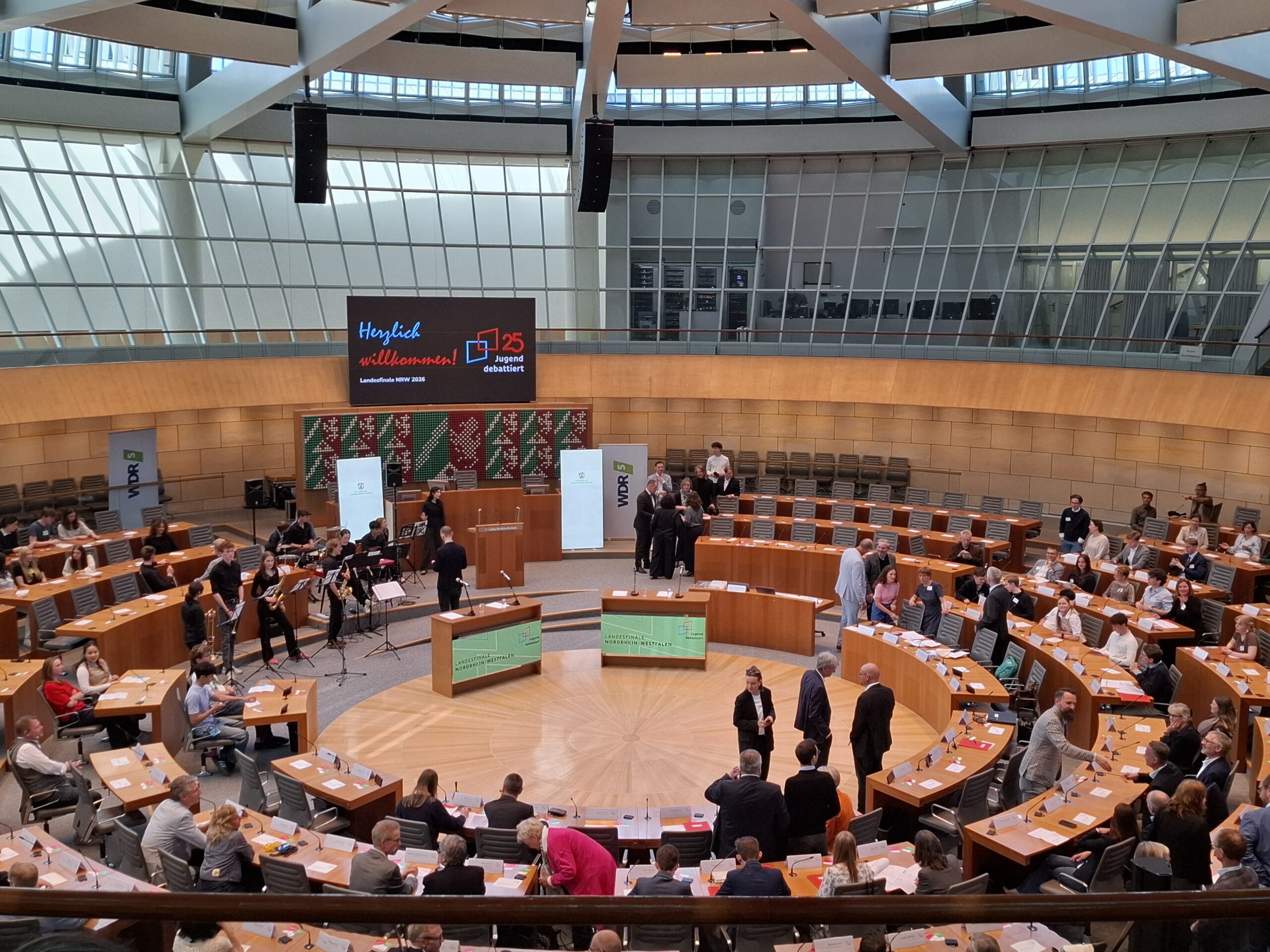 „Jugend debattiert“ ging in eine dritte Runde im Landtag NRW